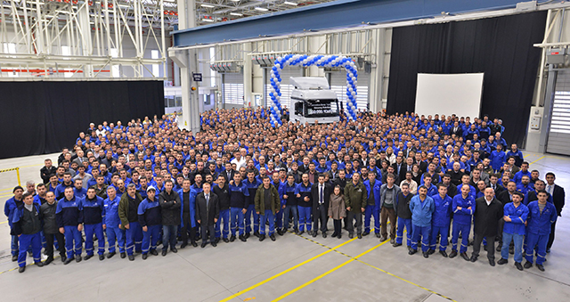 İş Makinası - Mercedes-Benz Türk, Türkiye’de 200.000’inci kamyonunu üretti
