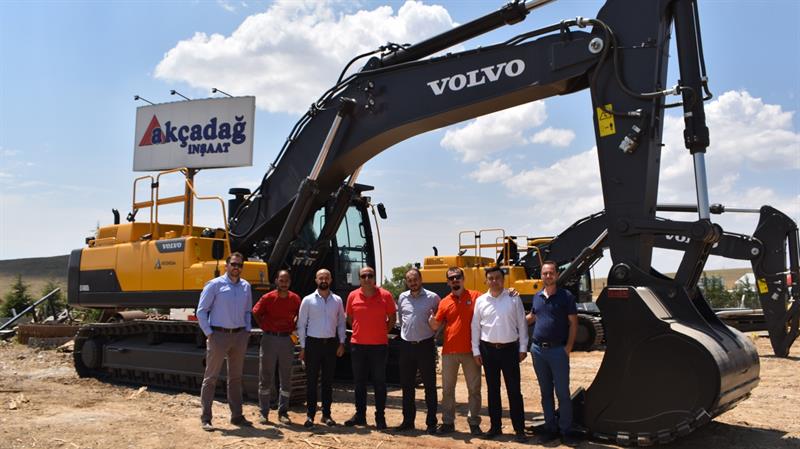 İş Makinası - Ascendum Makina’dan Akçadağ İnşaat’a 8 adet Volvo EC480DL ekskavatör