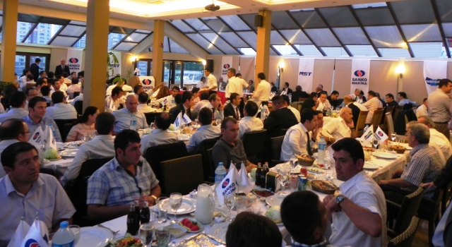 İş Makinası - Sanko Makina ailesi iftar yemeğinde bir araya geldi