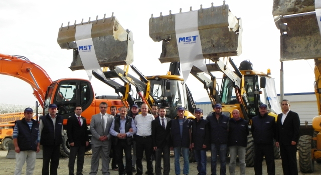 İş Makinası - Silah Hafriyat, yeni 6 Serisi MST 642 beko loderini teslim aldı