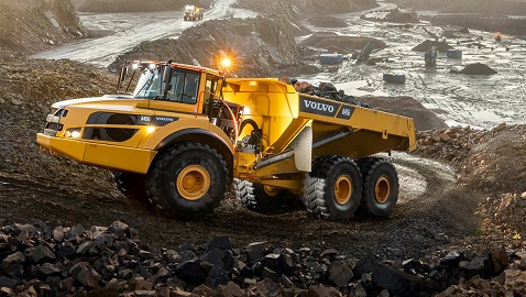 İş Makinası - Volvo, 75.000’inci belden kırma kamyonunu kutluyor