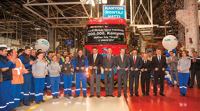 İş Makinası - Ford Otosan, 200 bininci kamyonu hattan indirdi
