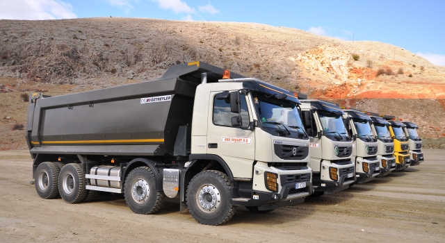 İş Makinası - SNH İnşaat yola Volvo kamyonlarla devam edecek