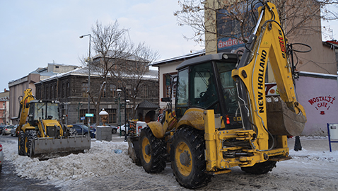İş Makinası - Kars Belediyesi, zorlu kış şartlarındaki altyapı çalışmaları için makine parkını güçlendirdi