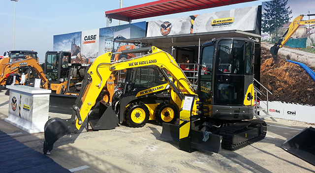 İş Makinası - TürkTraktör, CASE ve New Holland iş makinelerini Adanalılarla buluşturdu